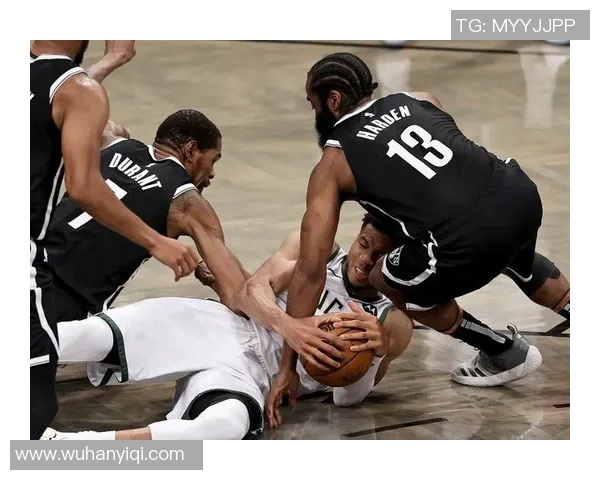 篮网与雄鹿第四场激战回顾球星表现与战术分析全景呈现