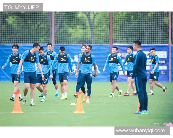 恒大与人和全场对决精彩回顾与赛后分析深入探讨球队表现与战术布局