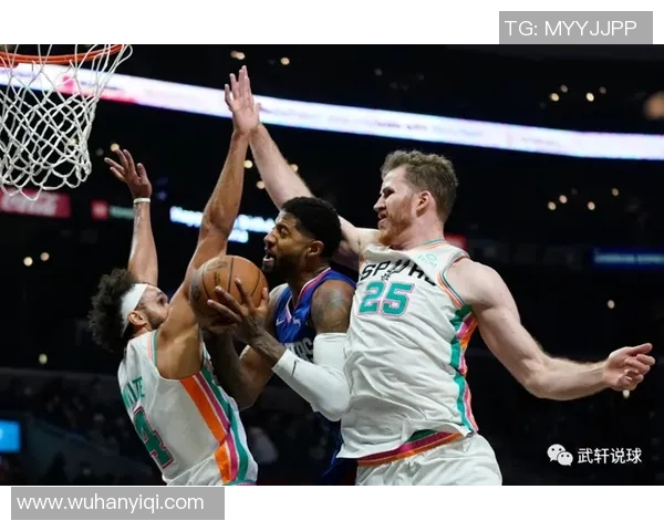 悉尼国王与快船精彩对决回放全程回顾与分析 悉尼国王与快船精彩对决回放全程回顾与分析