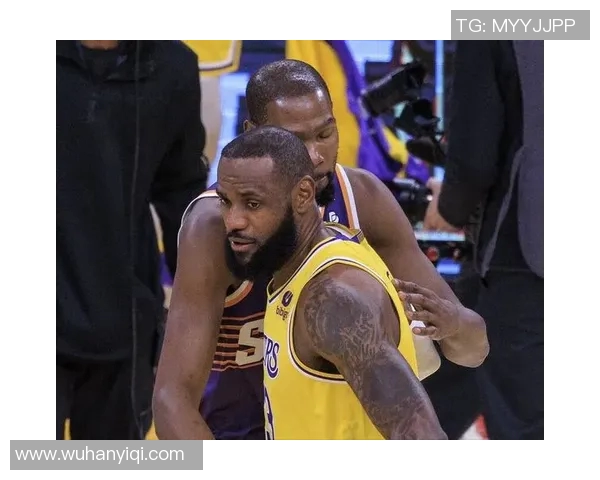 班特列与惠灵顿凤凰展开激烈对决谁能在这场比赛中笑到最后