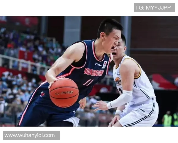 广东队与广厦队激烈对抗现场精彩瞬间回顾与分析 广东队与广厦队激烈对抗现场精彩瞬间回顾与分析