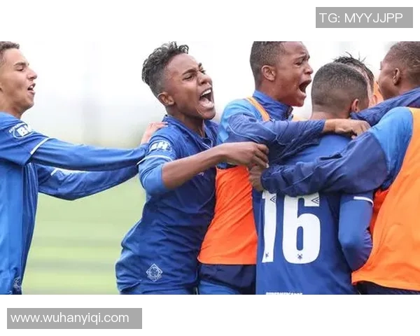 若昂内维斯的足球之路与未来展望解析