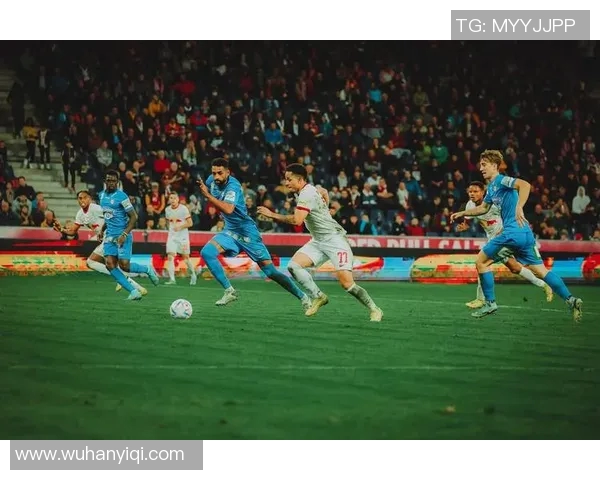 飓风队与克鲁塞罗的激烈对决揭示足球魅力与团队精神的完美结合