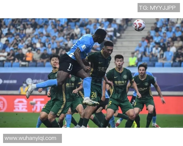 重庆足球队状态飙升创历史新高引发球迷热议与期待