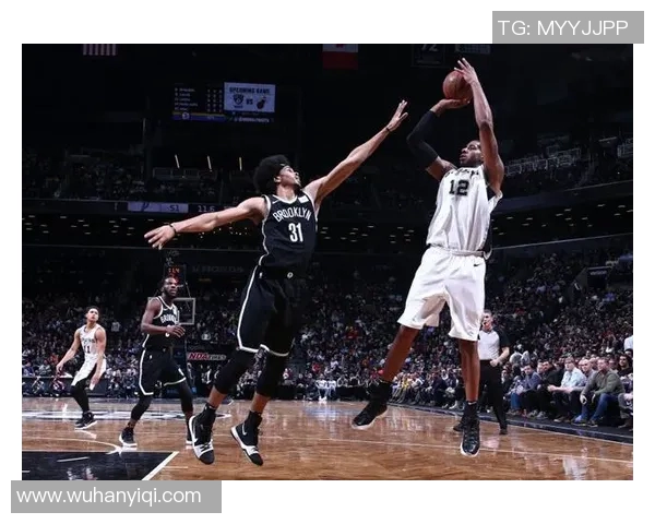 马刺与布鲁克林篮网激战正酣谁能在NBA赛场上笑到最后